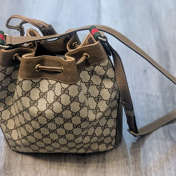 Gucci Brown Shoulder Bag with Monogram Canvas - Picture 2 of 16